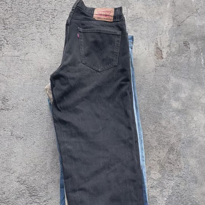 Reserva  30 piezas de Levi's Code Jeans