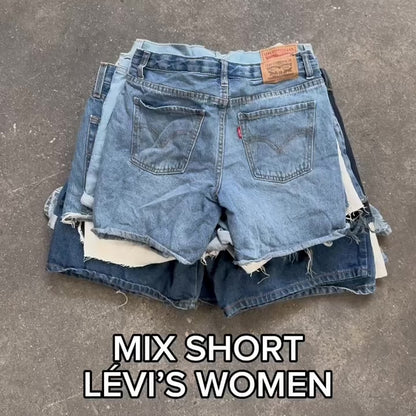 Mix 10 kg Levi's naisten shortsit