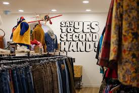 Seconda mano: solo una tendenza o una vera rivoluzione della moda?